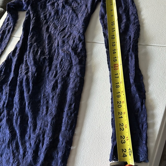 Moda international lace dress - Picture 7 of 9